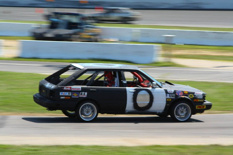 Illustration for article titled The 24 Hours Of LeMons New England 2009 Über Gallery, Part 1